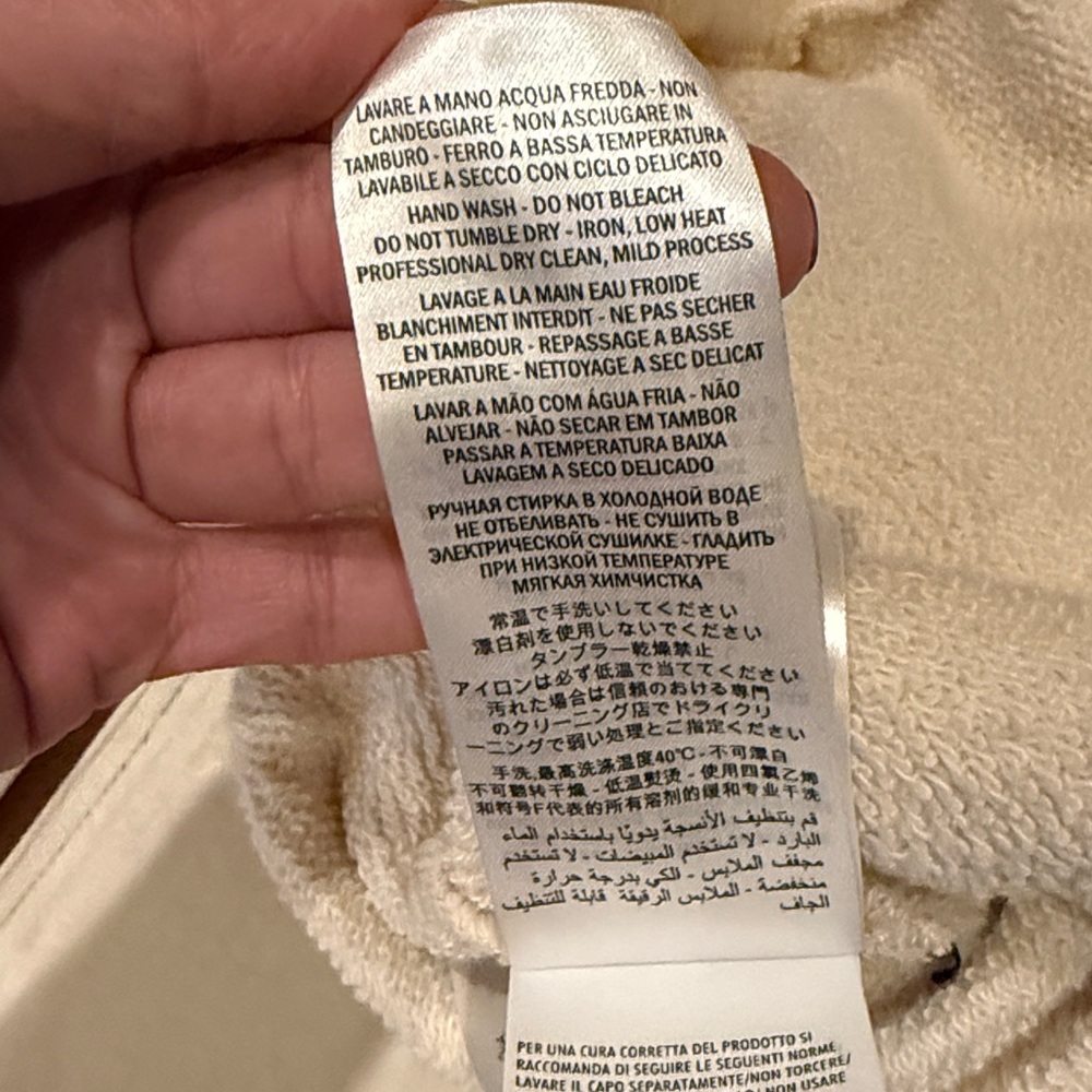 Authentic Gucci Cream Hoodie with Red Snake Graphic - Picture 4 of 6